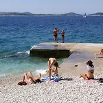 Family Friendly House With A Parking Space - 17979 Primošten