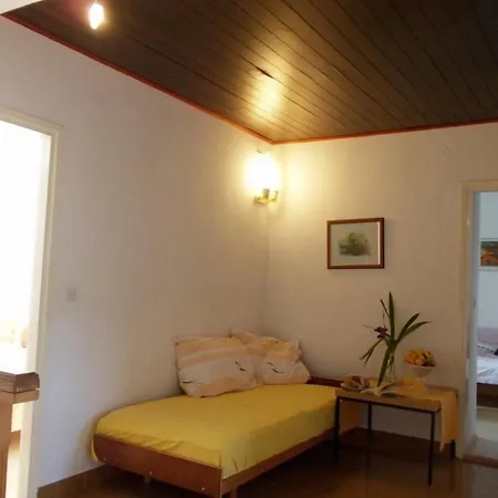 Family Friendly House With A Parking Space - 17979