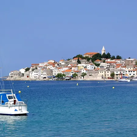 Dom wakacyjny Family Friendly House With A Parking Space - 17979 Primošten