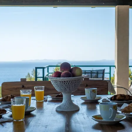 Holiday home Family Friendly House With A Parking Space - 17979