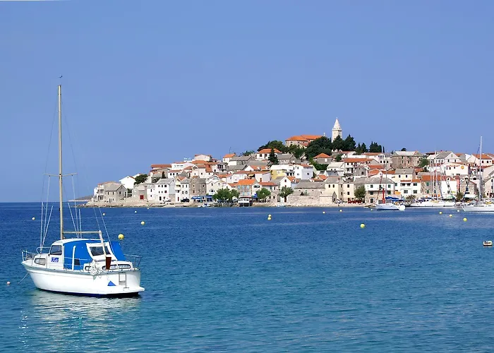 Dom wakacyjny Family Friendly House With A Parking Space - 17979 Primošten